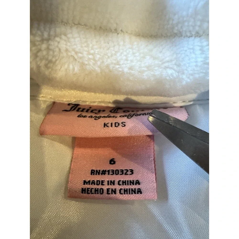 Juicy Couture White Faux Fur Children's Size 6 White Silver Buttons Lined Coat‎